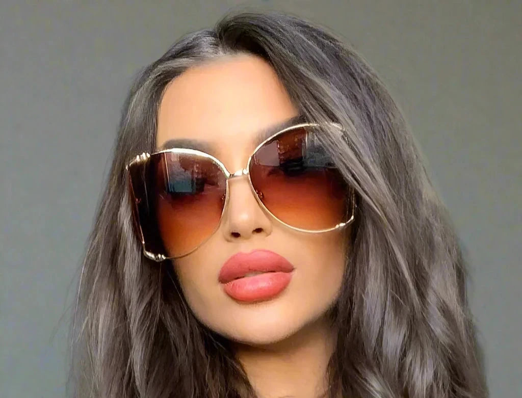 LuxeVision Hollow Elegance: Oversized Gradient Chic Sunglasses